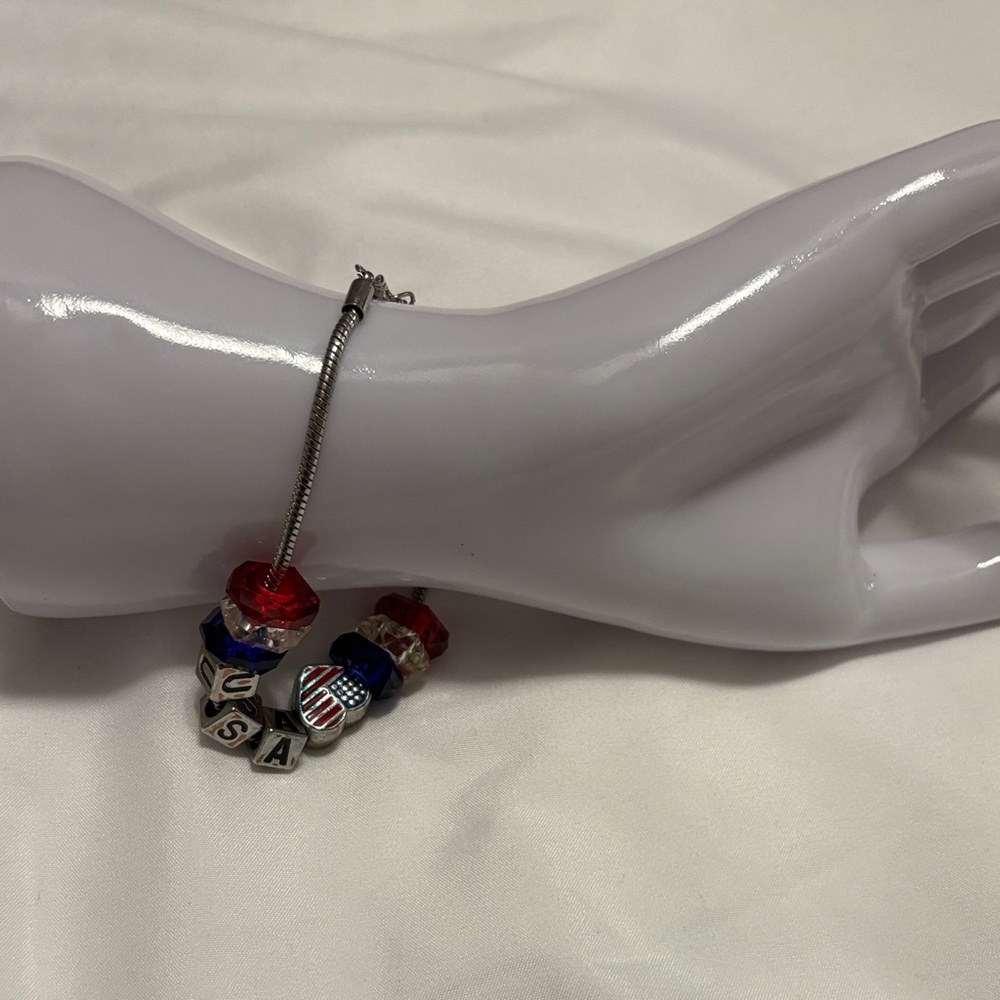 Patriotic USA Charm Bracelet - Picture 5 of 5